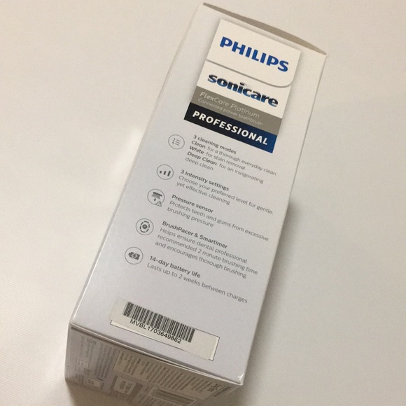 PHILIPS Sonicare Toothbrush - Picture 4 of 8